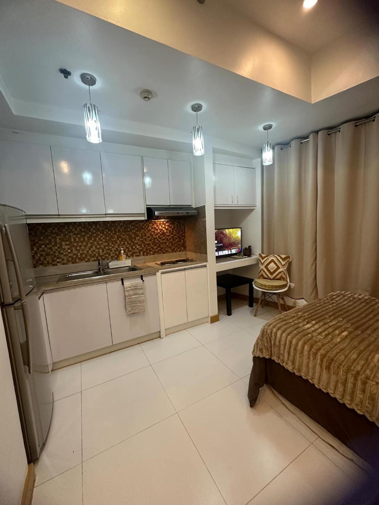 Cozy Place With City View At Greenbelt Makati Manila Bagian luar foto